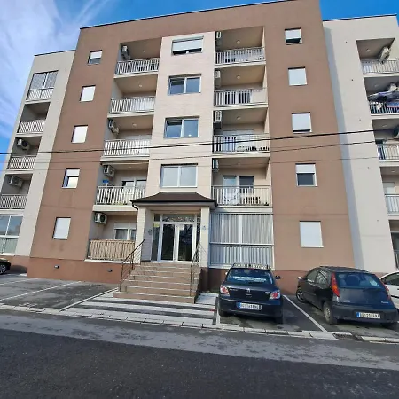 Sara Apartman Belgrade Exterior photo