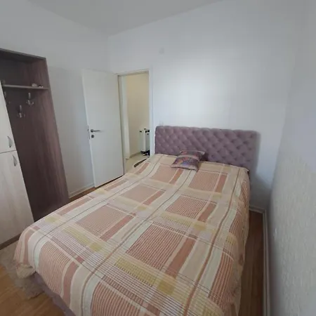 Sara Apartman Belgrade Exterior photo